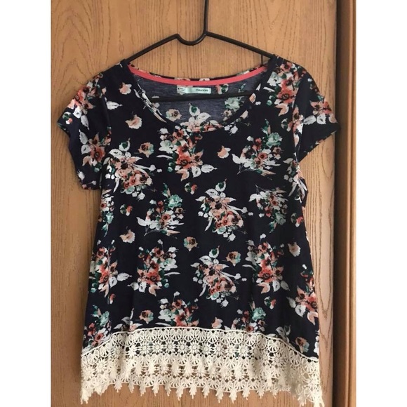 Maurices Tops - Maurice’s Floral Top with Lace